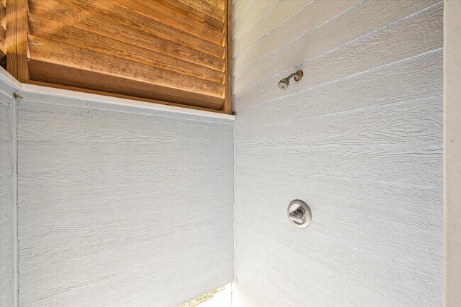 Building Photo - 4015 War Chest Ct