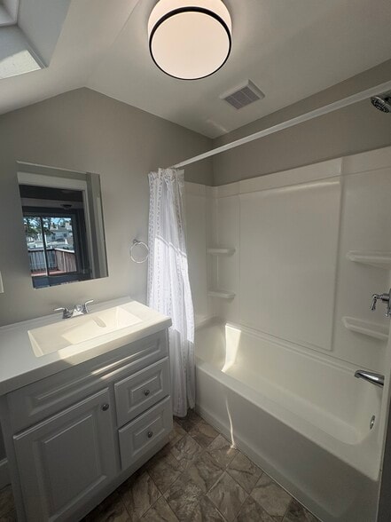 Bathroom - 1392 Gorham St
