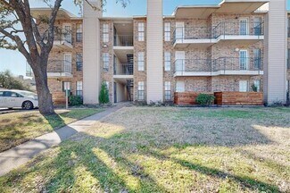 Building Photo - 9520 Royal Ln