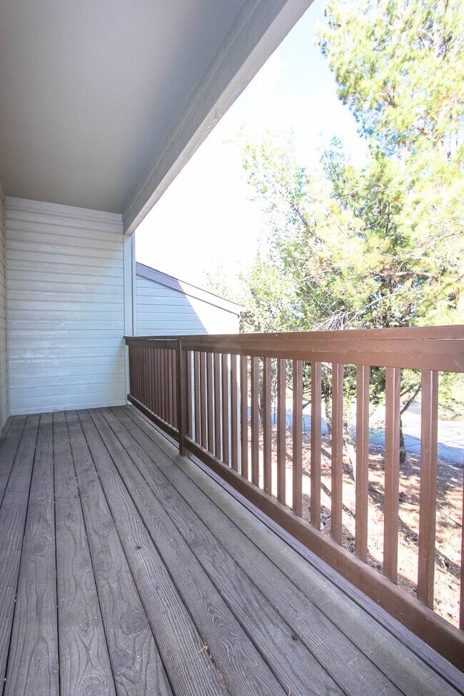 Building Photo - 2 Bedroom Townhome in Yavapai Hills