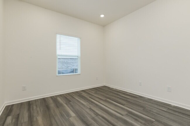 Building Photo - 7018 Rochford Dr