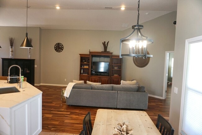 Building Photo - 9991 Brodbeck Blvd