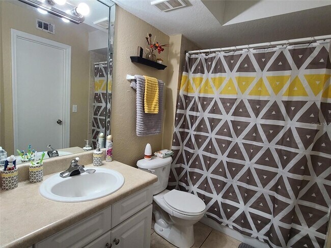 Building Photo - 4630 Commander Dr