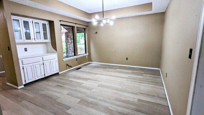 Building Photo - 7720 S Lakewood Ave