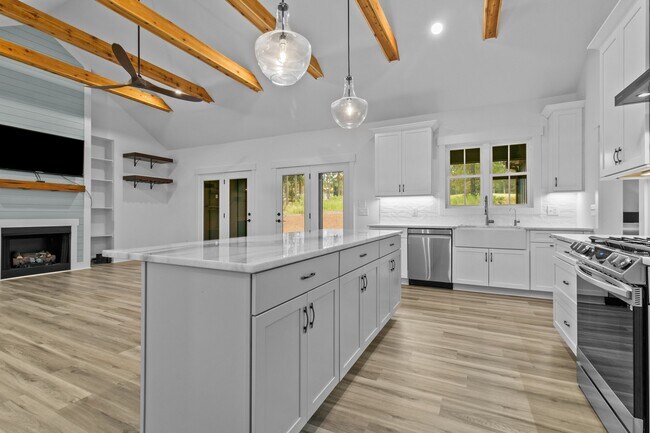 Building Photo - 14 Wisteria Way