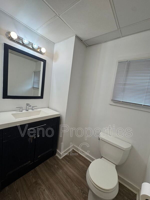 Building Photo - 5 Marshall St