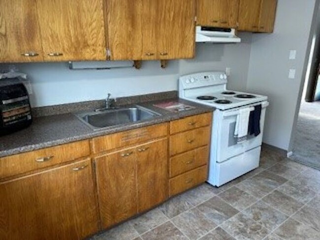 Primary Photo - 2bed/1bath Available NOW! ONE MONTH FREE W...