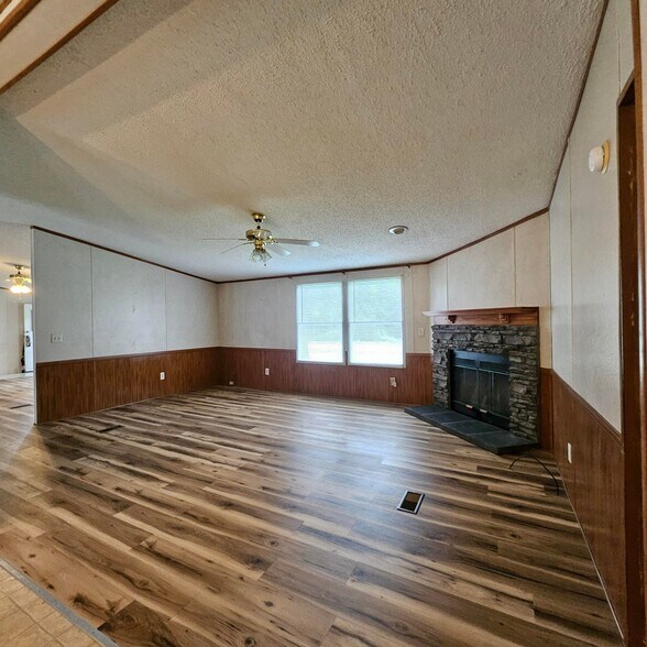 Building Photo - 330 Pooshee Plantation Way