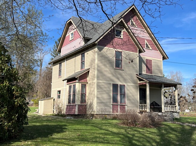 Primary Photo - 61 Barton St