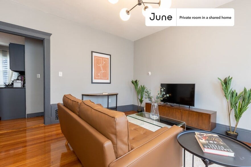 Building Photo - Room in Shared 3 bed/1 bath home