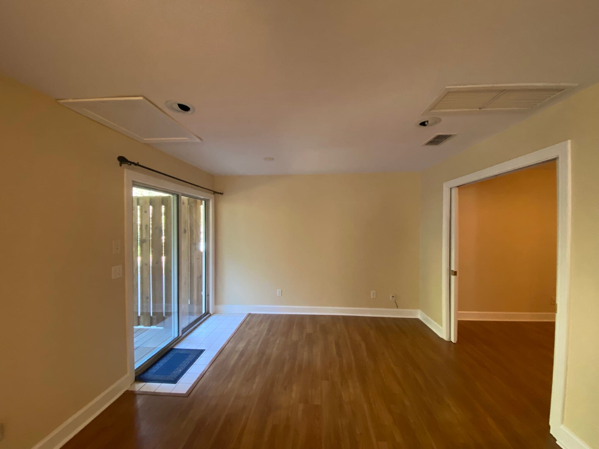 Living room - 512 Williams St