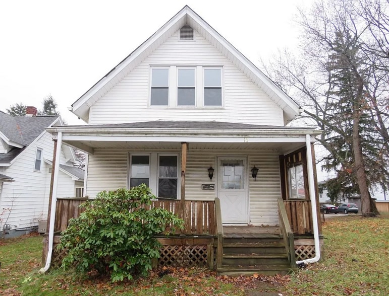 Primary Photo - 16 Trader St