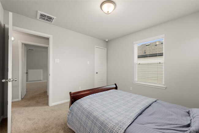 Building Photo - 27130 Peaceful Cv Dr