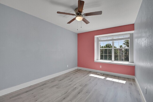 Building Photo - $3,040.95 - 3 Bed, 3-Bath Home in Aurora with In Unit Laundry and Central AC