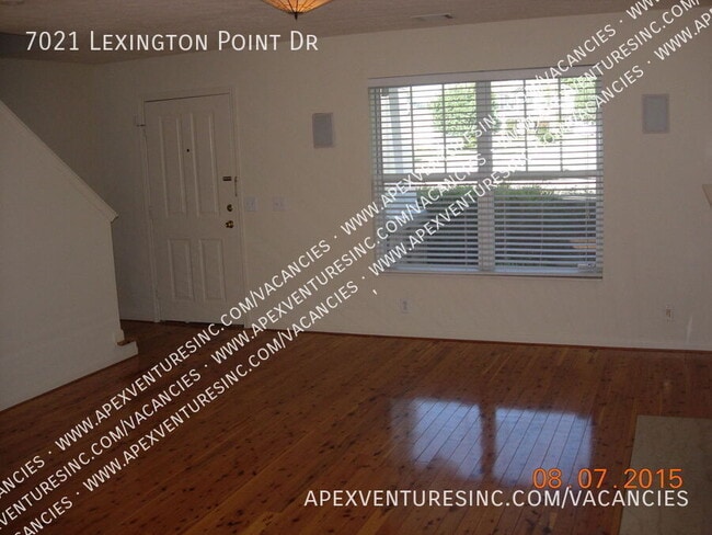 Building Photo - 7021 Lexington Point Dr