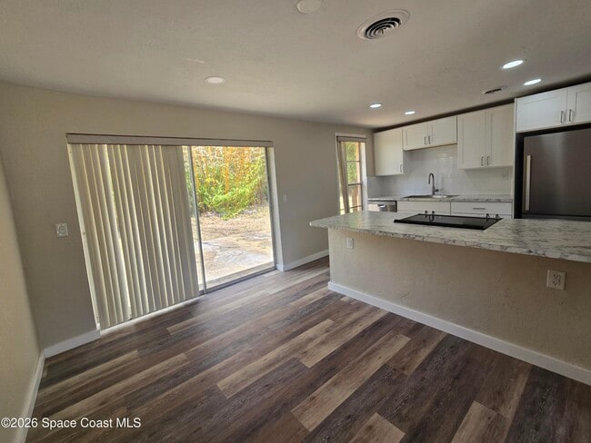 Building Photo - 39 E Azalea Cir