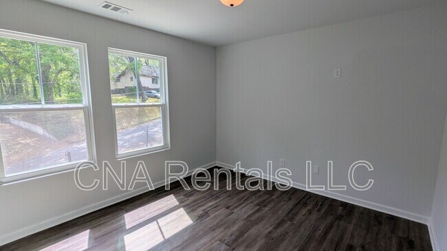 Building Photo - 2367 Summit Ave NW