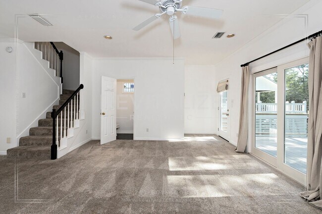 Building Photo - Charming 3-Level Home with Water Access in Daphne, AL