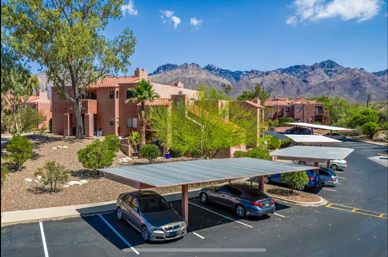 Building Photo - 5051 N Sabino Canyon Rd