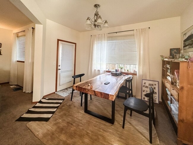 Building Photo - 3BD 2.5BA in LSSD