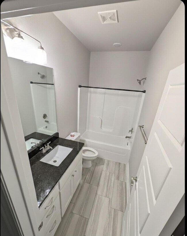 Building Photo - 431 Linda Ln