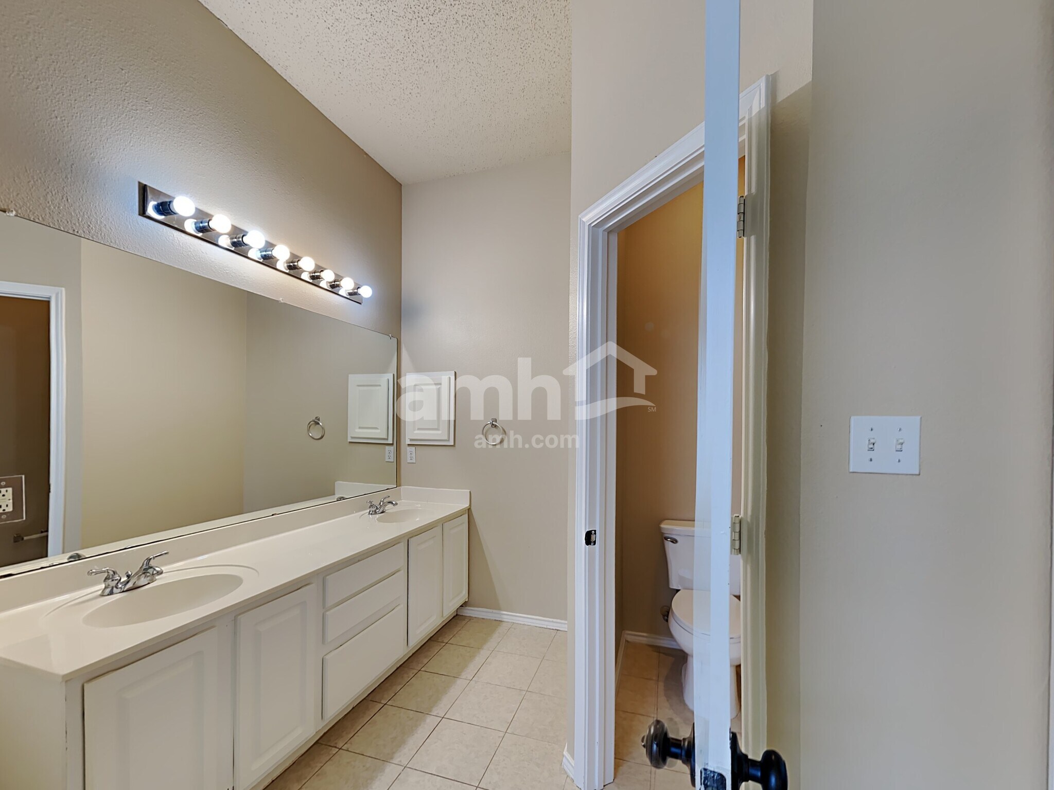 Building Photo - 3705 Staghorn Cir N