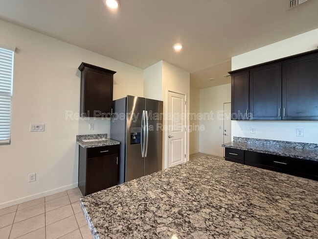 Building Photo - 12538 W Orangewood Ave