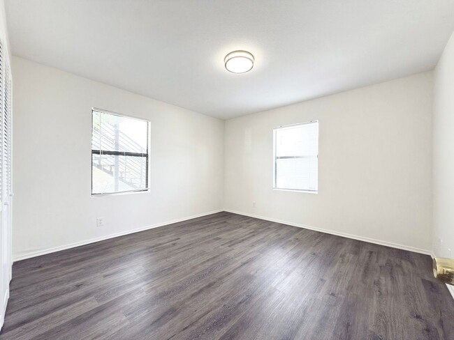 Building Photo - Spacious Lower Level w/ Yard and Garage!