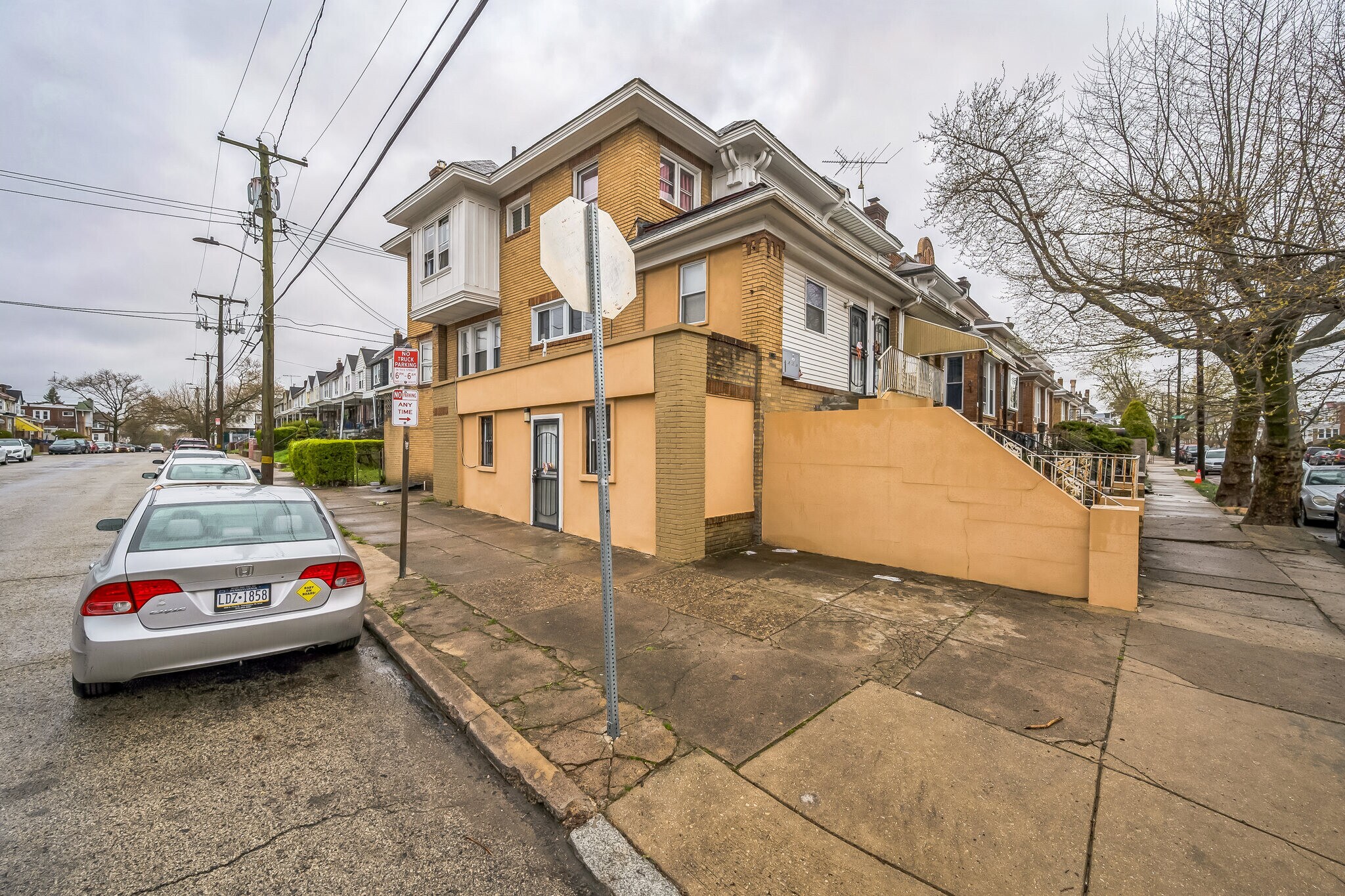 Building Photo - 1700 68th Ave