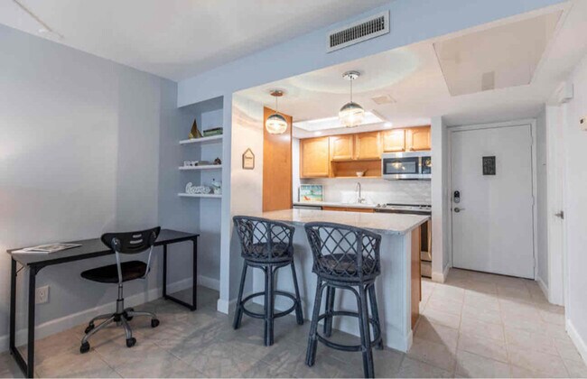 Building Photo - 1830 Robalo Dr