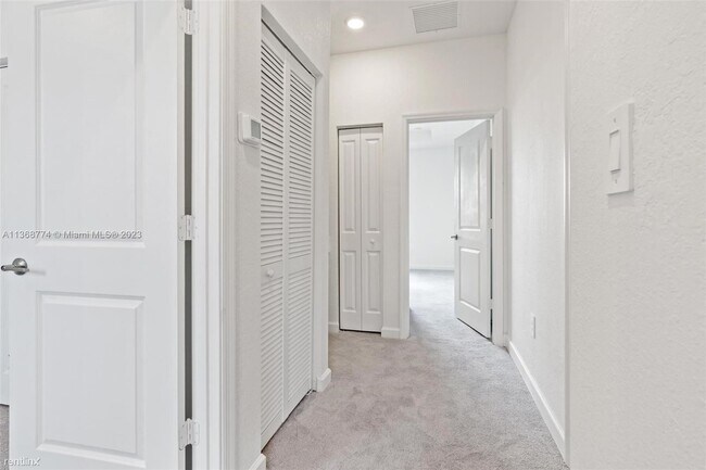 Building Photo - 3 br, 2.5 bath Townhome - 12725 NW 24th Ave
