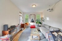Building Photo - 3 bedroom in Queens NY 11385