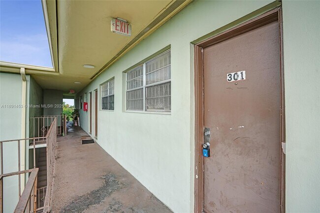 Building Photo - 14100 NW 24th Ct