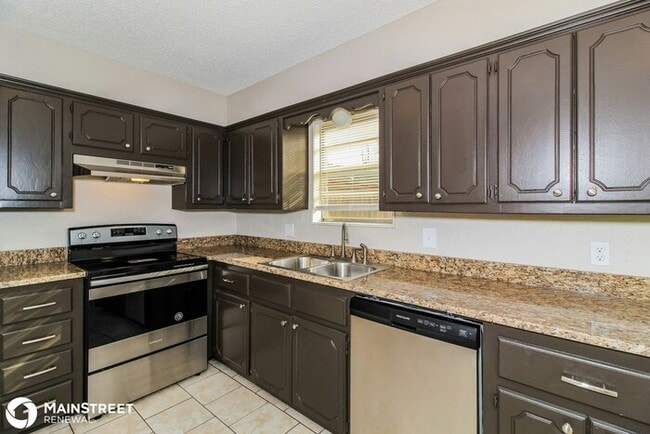 Building Photo - 704 W HILLCREST DRIVE, MUSTANG, OK 73064