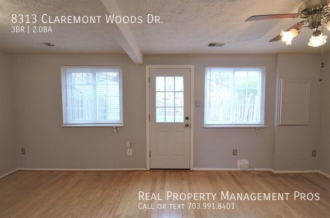 Building Photo - 8313 Claremont Woods Dr
