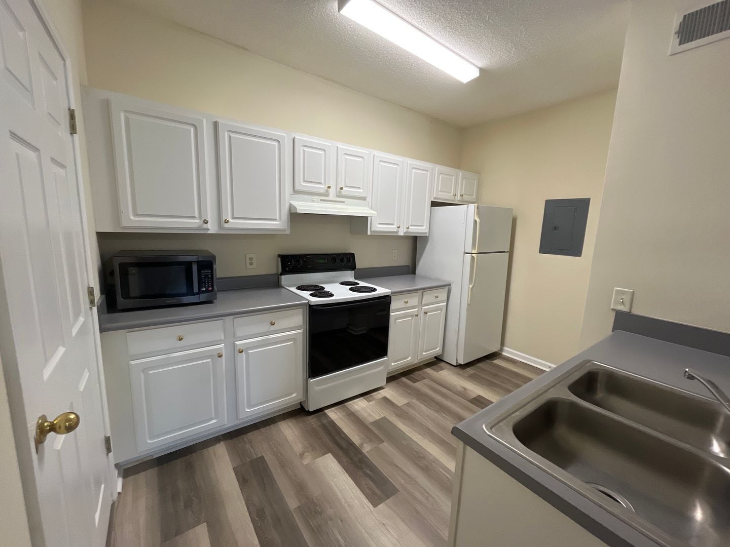 Building Photo - 3204 Walden Park Dr