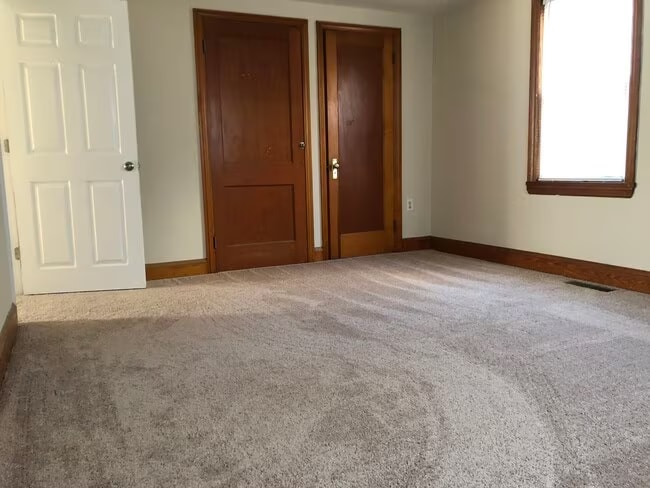 Building Photo - 13 Kemper Ave