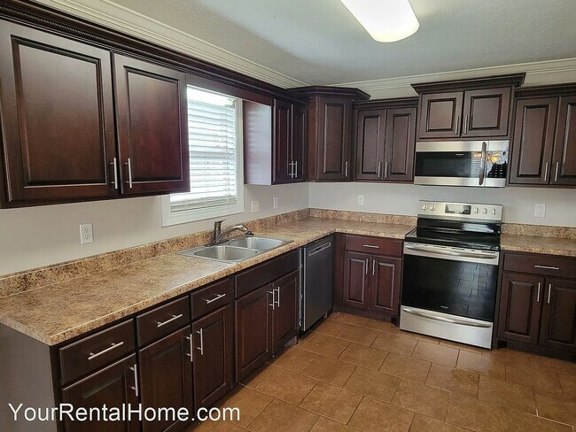 Building Photo - 82 Grove Hill Ln