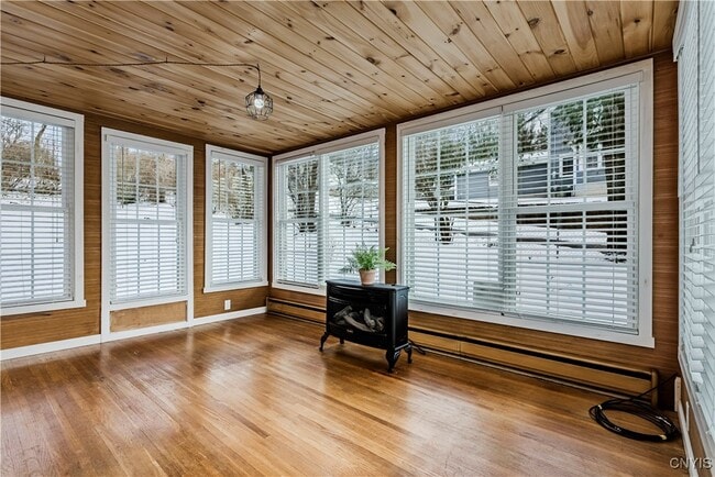 Building Photo - 63 Higby Rd