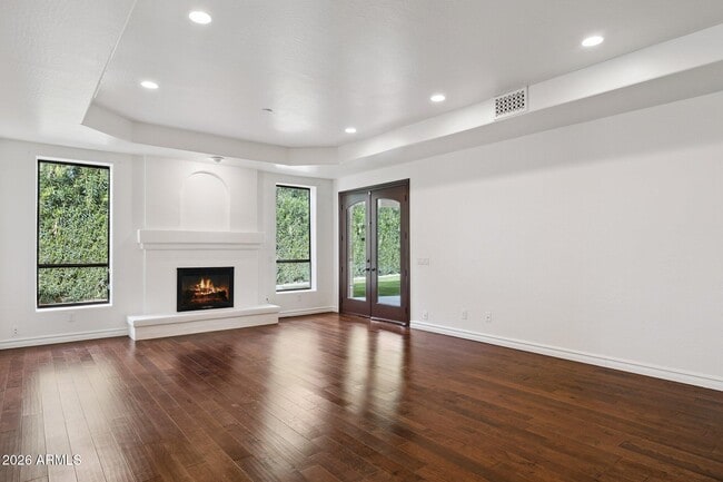 Building Photo - 8303 N 61st Pl