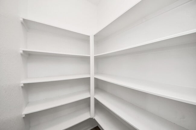 Building Photo - 6030 Rivercane Way