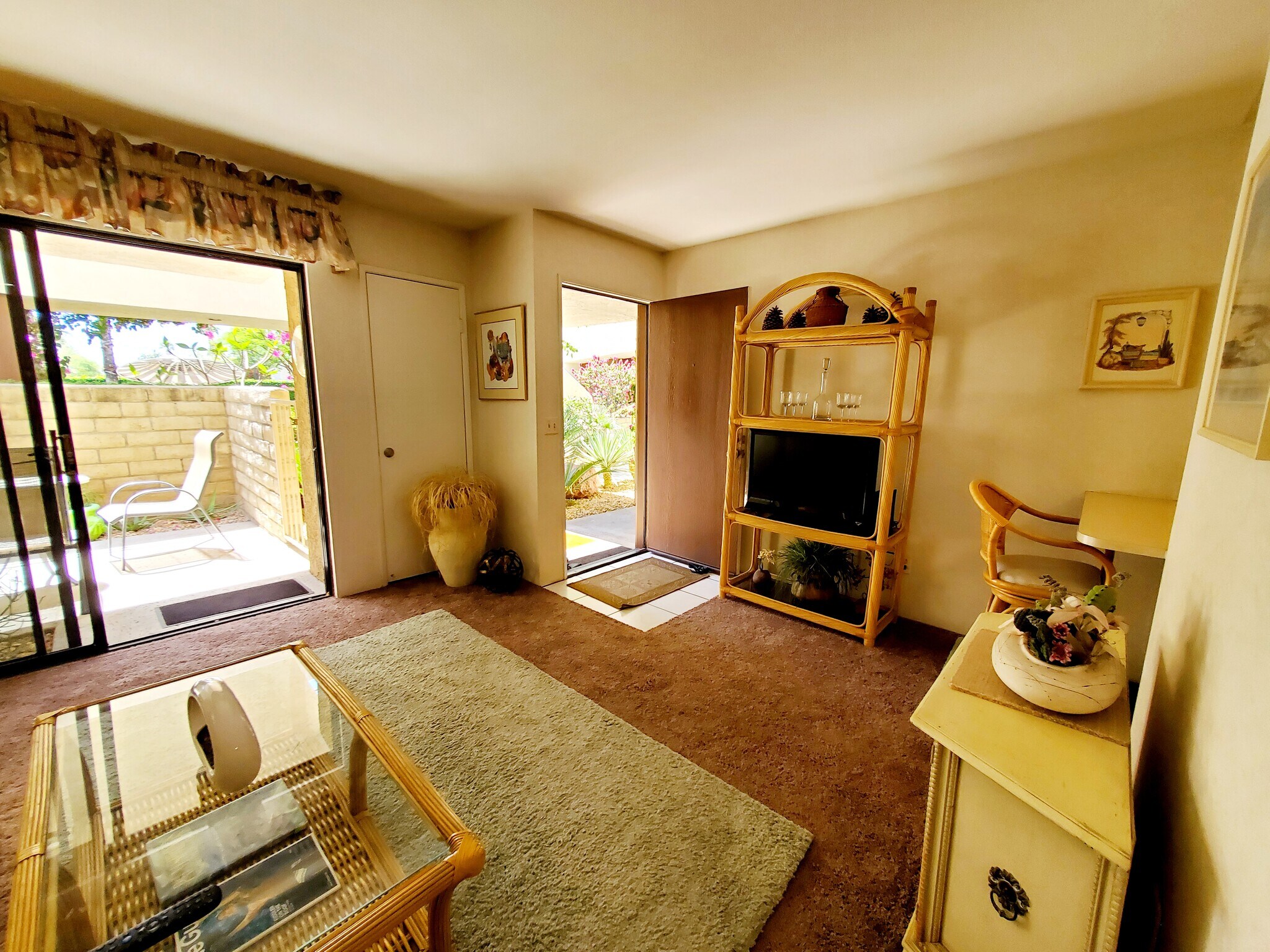 Building Photo - 470 S Calle Encilia