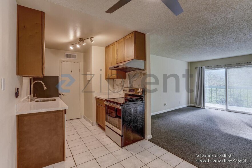 Building Photo - Unit 12