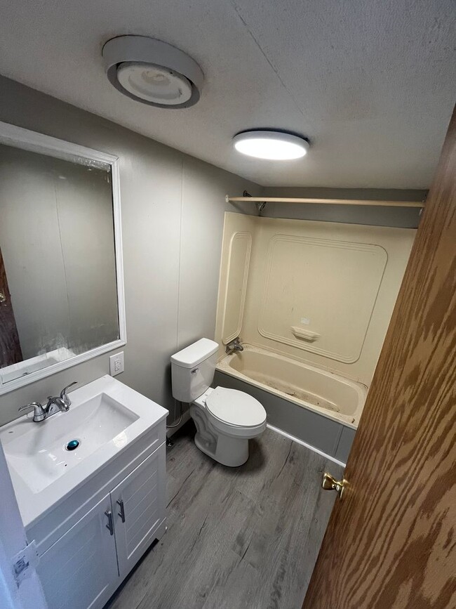 Primary Photo - 3 Bed/2 Bath Mobile Home