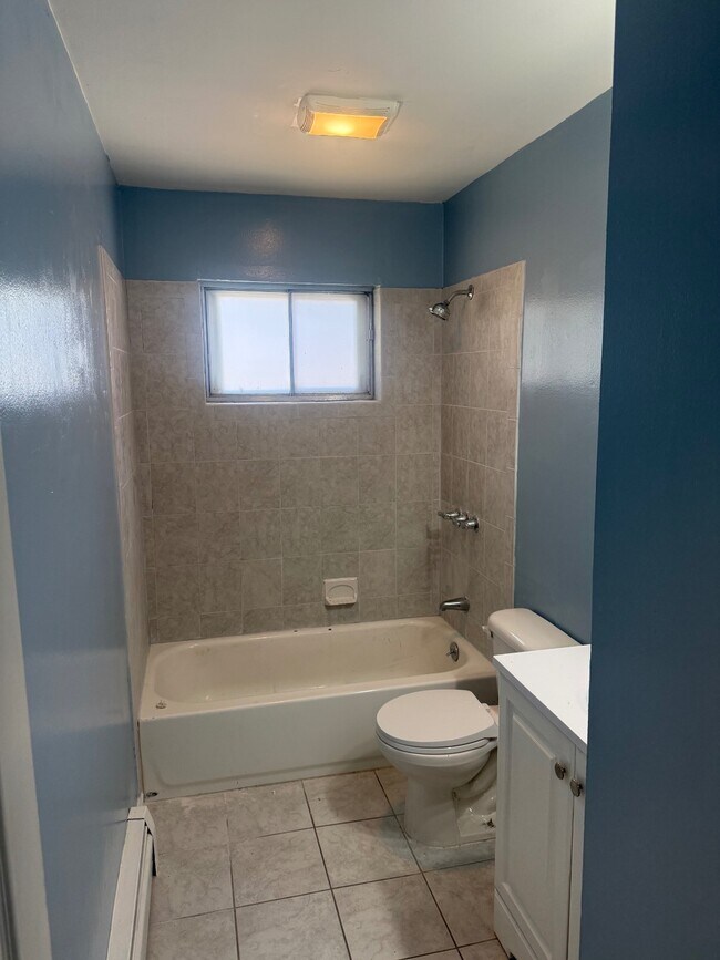 Building Photo - 40 Fairview Dr