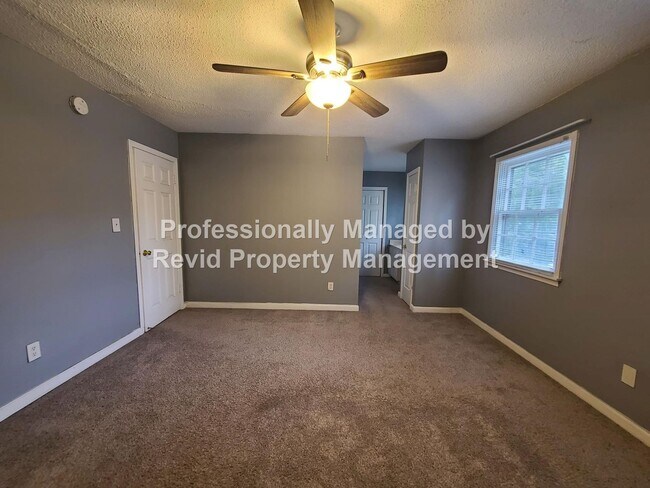 Building Photo - 6771 Bainbridge Dr