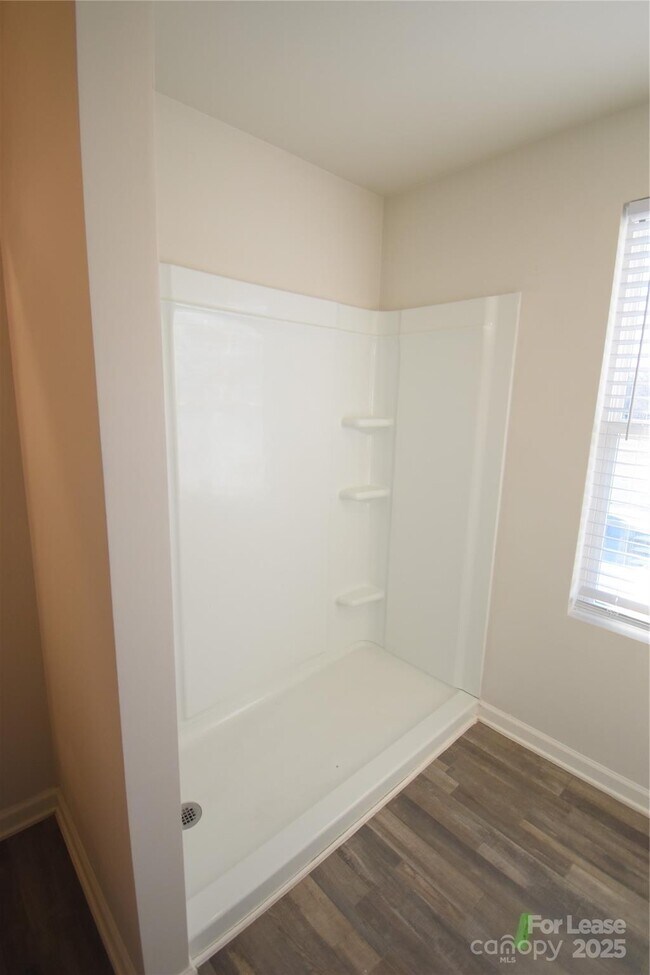 Building Photo - 569 Calvin Sowers Rd