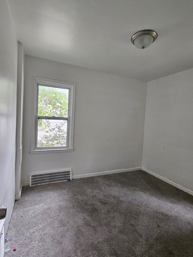 Building Photo - 12150 Wayburn St