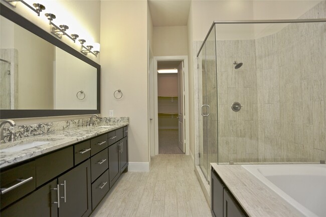 Building Photo - 4009 Lillian St