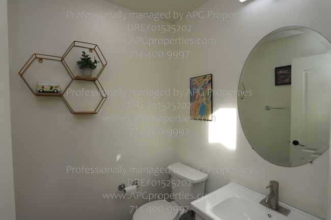 Building Photo - 8057 Sorrento Ln